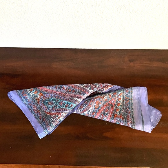 Paisley Pattern Scarf - Picture 5 of 9